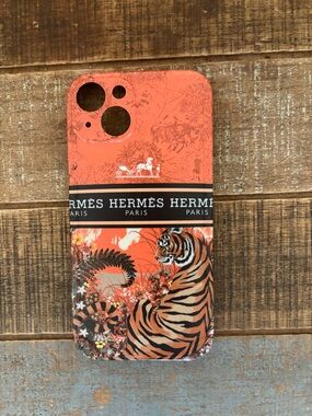 Hermès Orange Tiger IPhone 13 cover